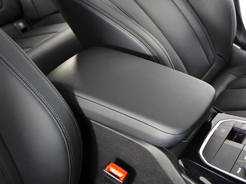 Used 2023 BMW X3 sDrive30i w/ Premium Package w/ZPA image 16