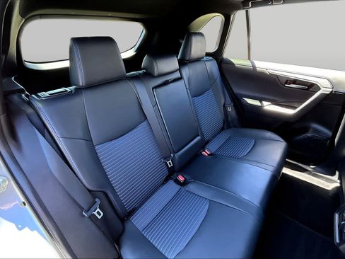 Used 2022 Toyota RAV4 XSE AWD/4WD image 18
