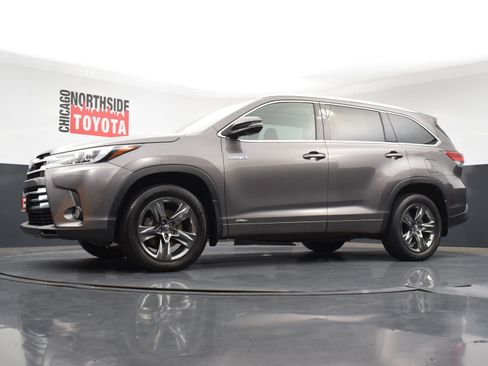 Used 2017 Toyota Highlander Limited Platinum image 38