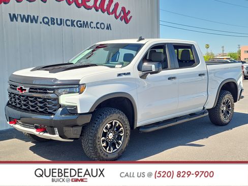 Used 2023 Chevrolet Silverado 1500 ZR2 w/ Technology Package AWD/4WD image 3