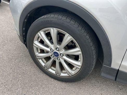 Used 2017 Ford Escape Titanium image 9