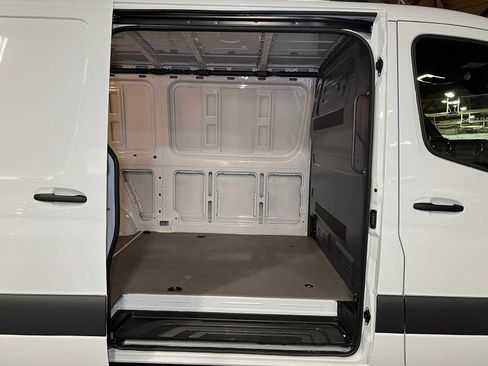Used 2025 Mercedes-Benz Sprinter 2500 image 12