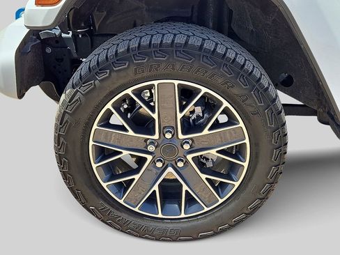 Used 2024 Jeep Wrangler High Altitude AWD/4WD image 10
