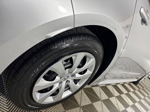 Used 2020 Toyota Corolla LE FWD image 31
