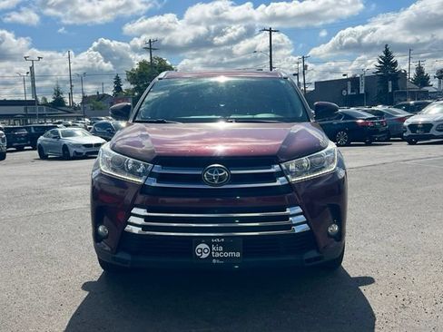 Used 2017 Toyota Highlander Limited Platinum AWD/4WD image 6