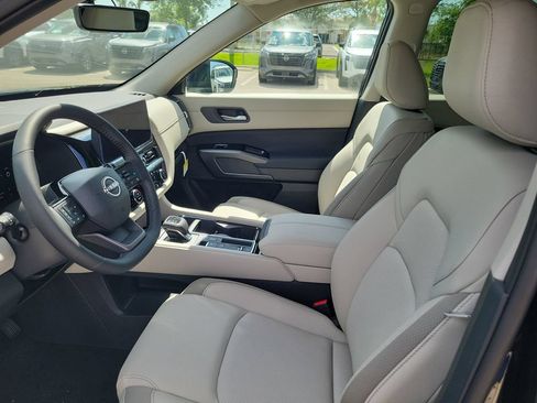 New 2026 Nissan Pathfinder SL FWD image 8