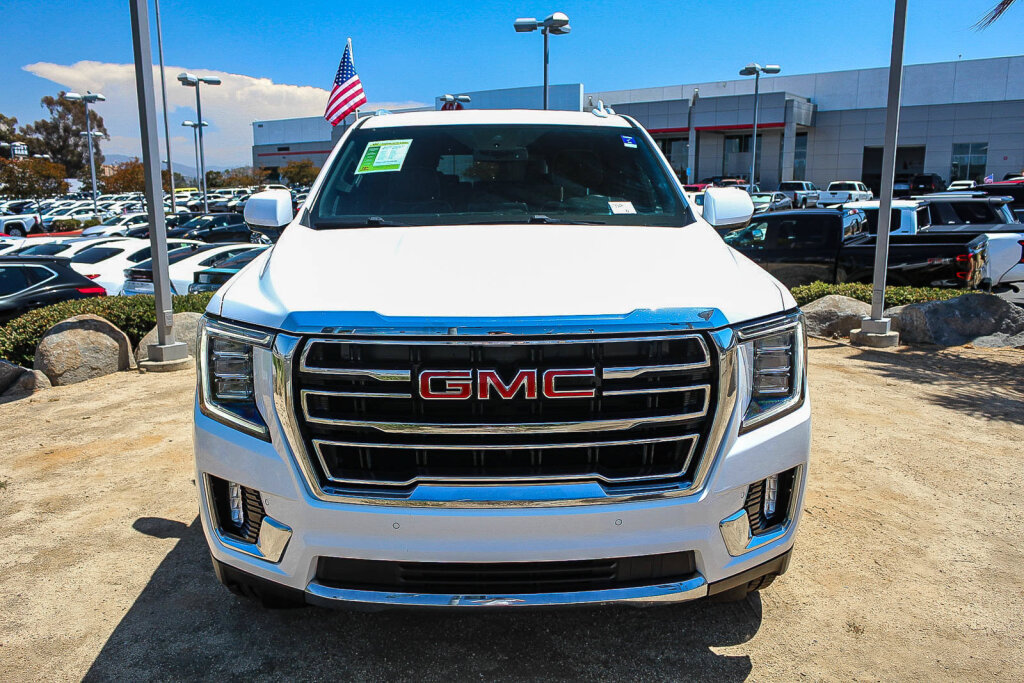 Used 2024 GMC Yukon XL SLT RWD image 21