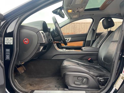Used 2010 Jaguar XF Luxury image 10