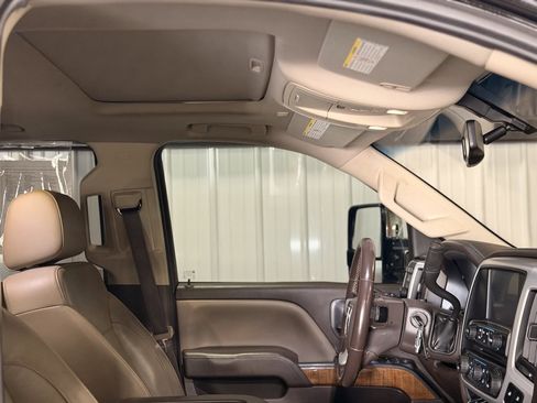 Used 2018 GMC Sierra 2500 SLT w/ Duramax Plus Package AWD/4WD image 26