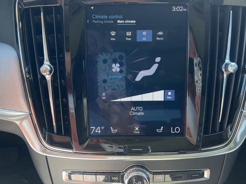 Used 2019 Volvo V90 T6 Cross Country w/ Advanced Package AWD/4WD image 13
