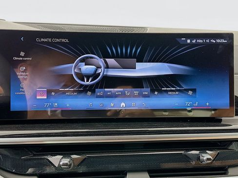 New 2026 BMW X6 xDrive40i w/ Climate Comfort Package image 14