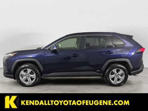 Used 2025 Toyota RAV4 XLE AWD/4WD image 8