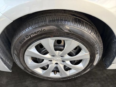 Used 2020 Toyota Corolla LE FWD image 33
