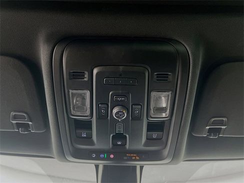 Used 2021 Chevrolet Tahoe Premier w/ Premium Package image 19