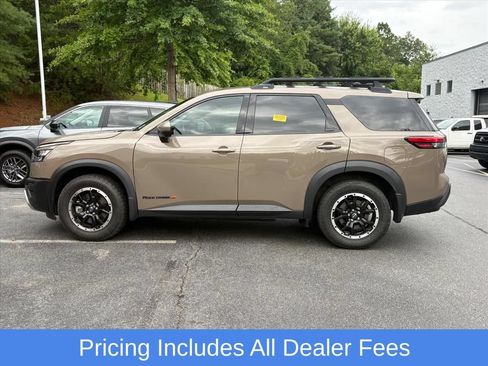Used 2024 Nissan Pathfinder Rock Creek AWD/4WD image 4