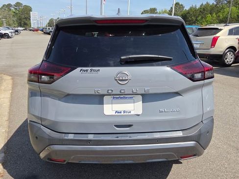 Used 2022 Nissan Rogue SL image 11