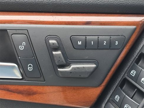 Used 2012 Mercedes-Benz GLK 350 4MATIC image 31