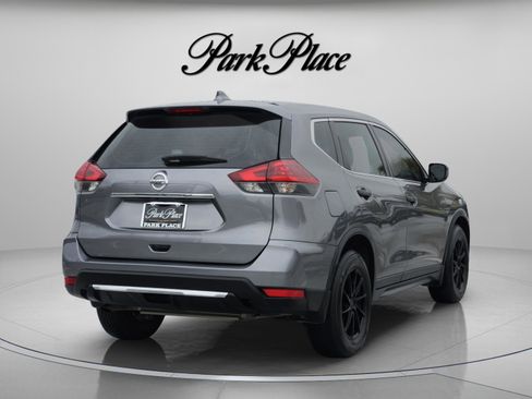 Used 2018 Nissan Rogue S image 6