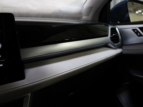 New 2026 Volkswagen Taos SE AWD/4WD image 16