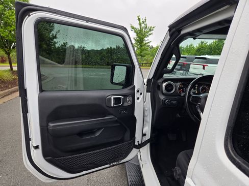 Used 2021 Jeep Wrangler Unlimited Sahara AWD/4WD image 20