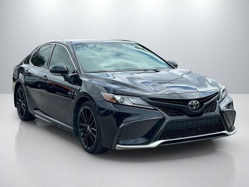 Used 2021 Toyota Camry XSE image 3