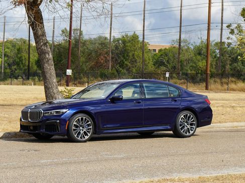 Used 2020 BMW 750i xDrive AWD/4WD image 16