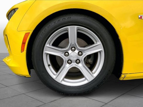 Used 2016 Chevrolet Camaro LT w/ Technology Package image 10