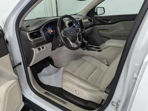 Used 2017 GMC Acadia Denali w/ Technology Package AWD/4WD image 17