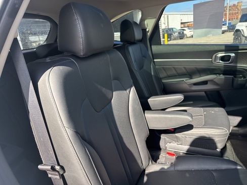 Used 2022 Kia Sorento SX image 8