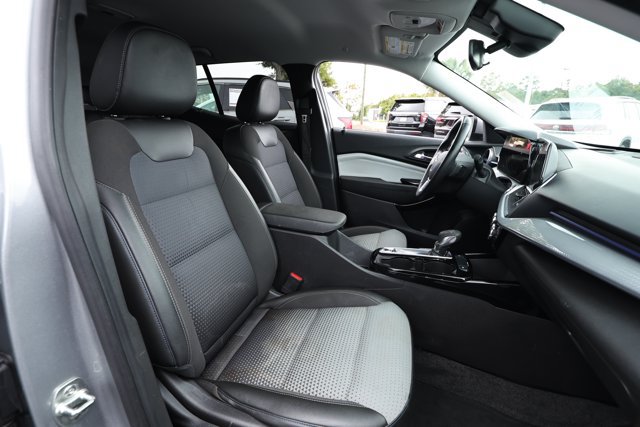 Used 2024 Chevrolet Trax LT w/ Driver Confidence Package FWD image 25