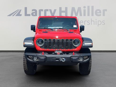 New 2025 Jeep Wrangler Rubicon w/ Steel Bumper Group image 8