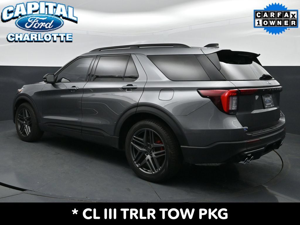 Used 2025 Ford Explorer ST RWD image 5
