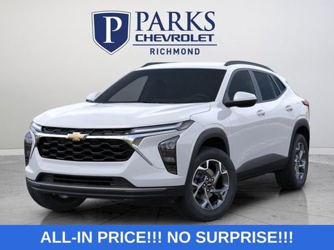 New 2026 Chevrolet Trax LT w/ LT Convenience Package FWD image 3