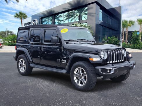 Used 2018 Jeep Wrangler Unlimited Sahara image 3