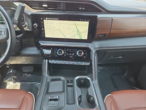 Used 2025 GMC Sierra 2500 Denali Ultimate w/ Max Trailering Package AWD/4WD image 11