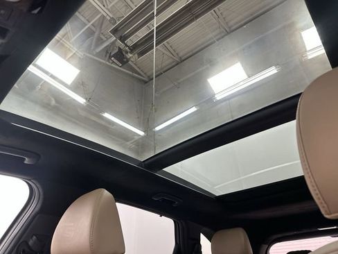 Certified 2025 Kia Sorento SX Prestige w/ Olive Brown Leather Package image 17