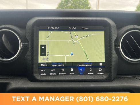 Used 2022 Jeep Wrangler Unlimited Sahara w/ Cold Weather Group AWD/4WD image 24