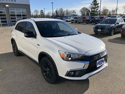 Used 2017 Mitsubishi Outlander Sport LE AWD/4WD image 4