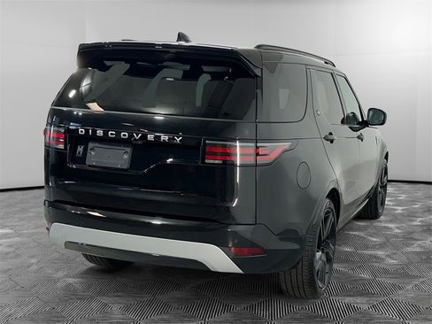 Used 2024 Land Rover Discovery Metropolitan Edition image 5