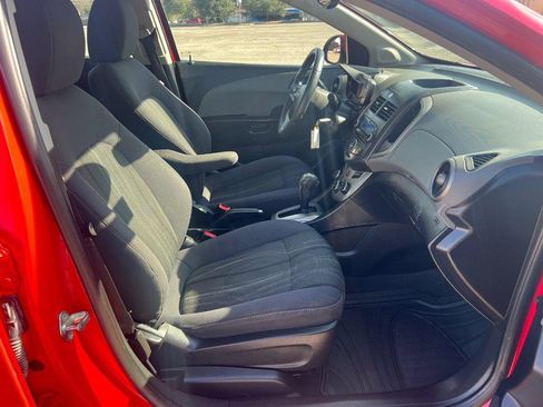 Used 2015 Chevrolet Sonic LT image 10