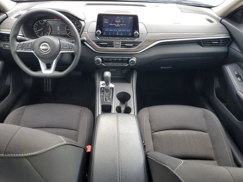 Used 2025 Nissan Altima 2.5 SV FWD image 11