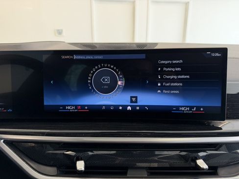 Used 2024 BMW X5 xDrive40i w/ M Sport Package image 22