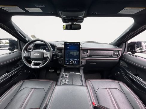 Used 2024 Ford Expedition Limited AWD/4WD image 12
