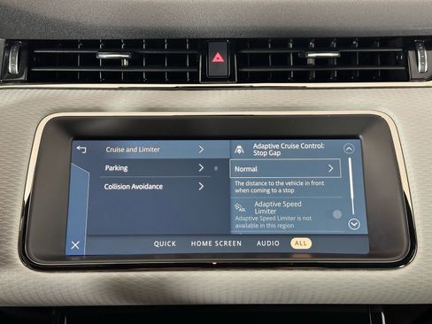 Used 2023 Land Rover Range Rover Evoque R-Dynamic S AWD/4WD image 34