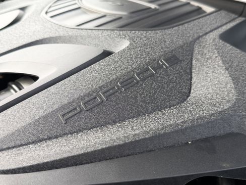 Used 2023 Porsche Panamera 4 Platinum Edition image 21