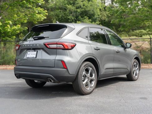 Used 2025 Ford Escape ST-Line FWD image 12