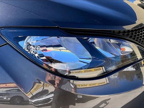 Used 2023 Chrysler Voyager LX image 30