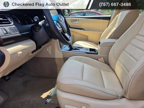 Used 2015 Toyota Camry XLE w/ Moonroof Package FWD image 8