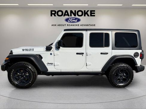 Used 2023 Jeep Wrangler Unlimited w/ Cold Weather Group AWD/4WD image 8