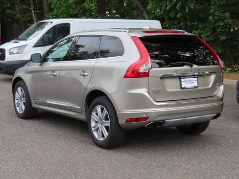 Used 2016 Volvo XC60 T6 w/ Proximity Package AWD/4WD image 4